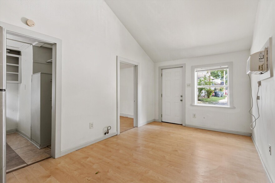 More Photos Of 2053 Linden Ave, Memphis Apartments For Sale