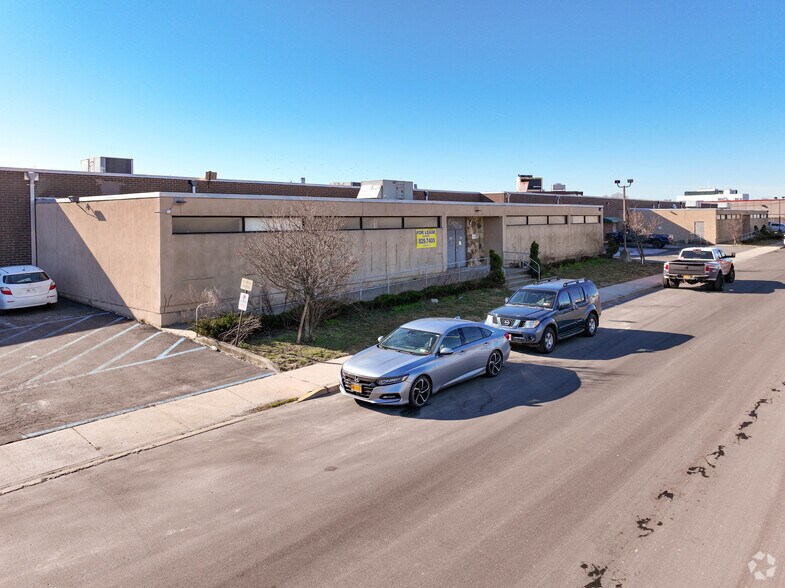 More Photos Of 750 Park Pl, Long Beach Manufacturing For Lease