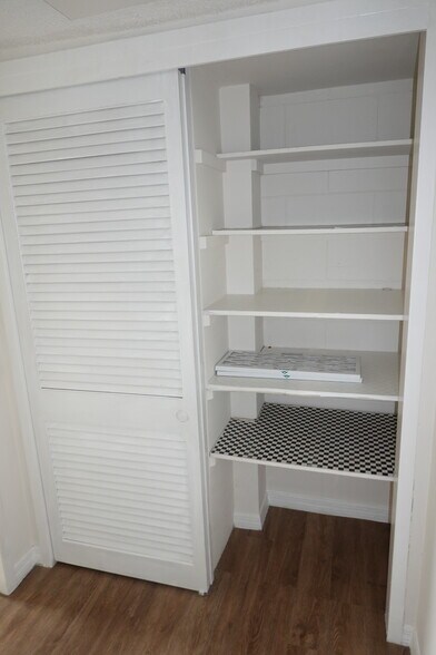 More Photos Of 2887 S Osceola Ave, Orlando Office For Sale