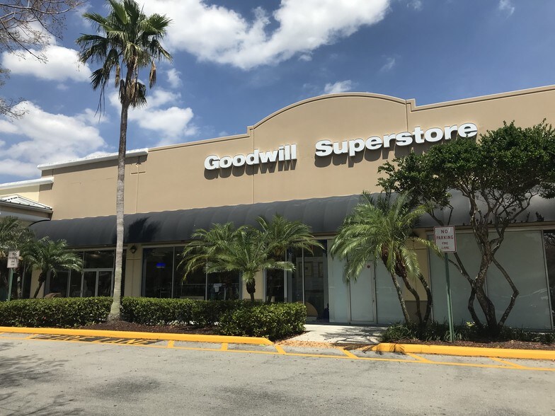 More Photos Of 18201-18391 Pines Blvd, Pembroke Pines Unknown For Lease