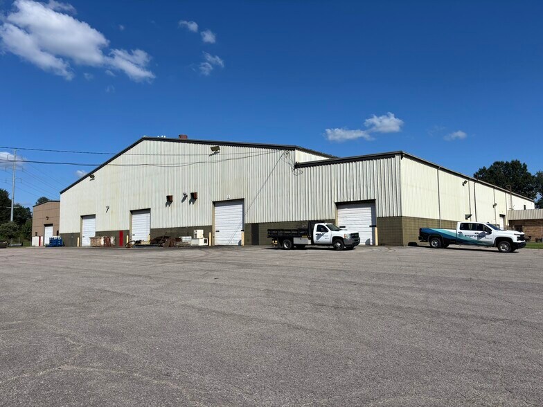 More Photos Of 223 Peterson Dr, Elizabethtown Warehouse For Sale