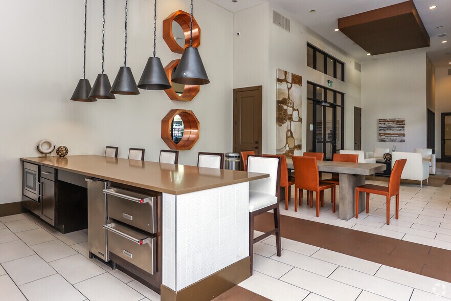More Photos Of 4646 Amesbury Dr, Dallas Apartments For Lease