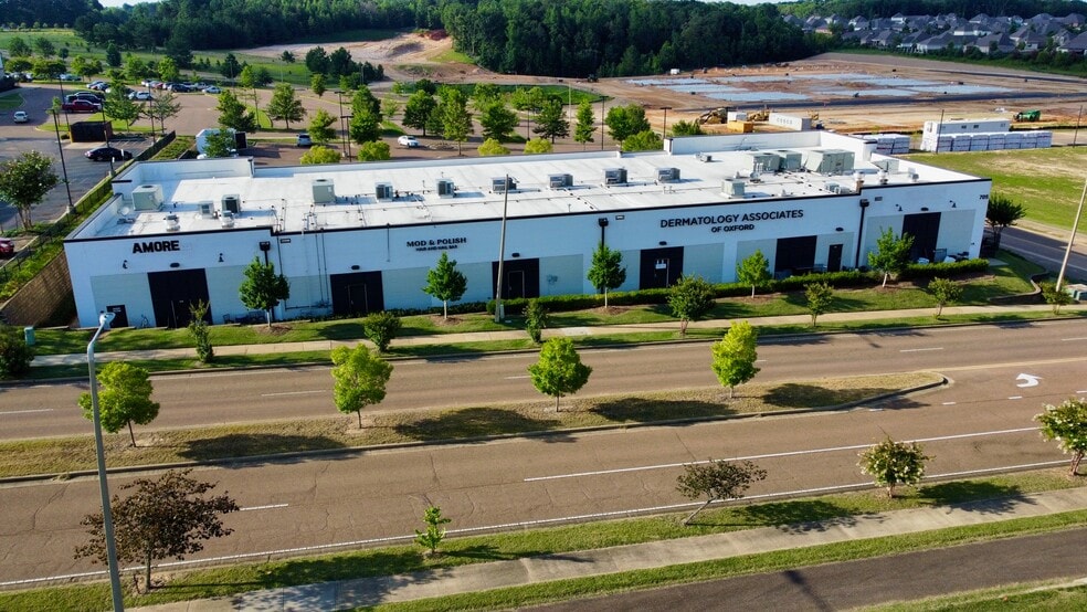 More Photos Of 705 Sisk Ave, Oxford Restaurant For Lease