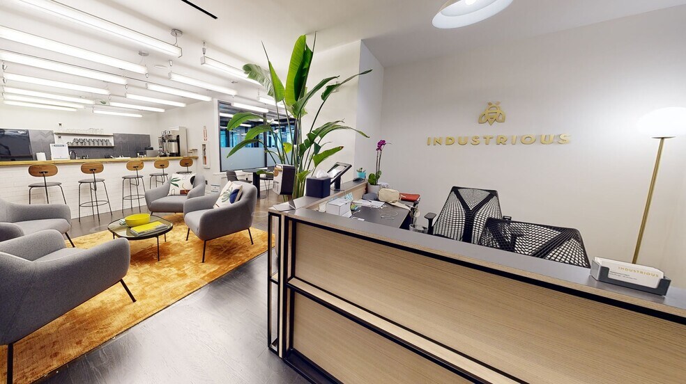 Primary Photo Of 261 Madison Ave, New York Coworking Space