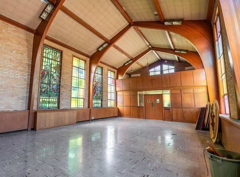 More Photos Of 220 George St, Sarnia Religious Facility For Sale