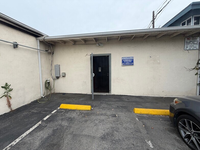 More Photos Of 2027 Marine Ave, Gardena Flex For Lease