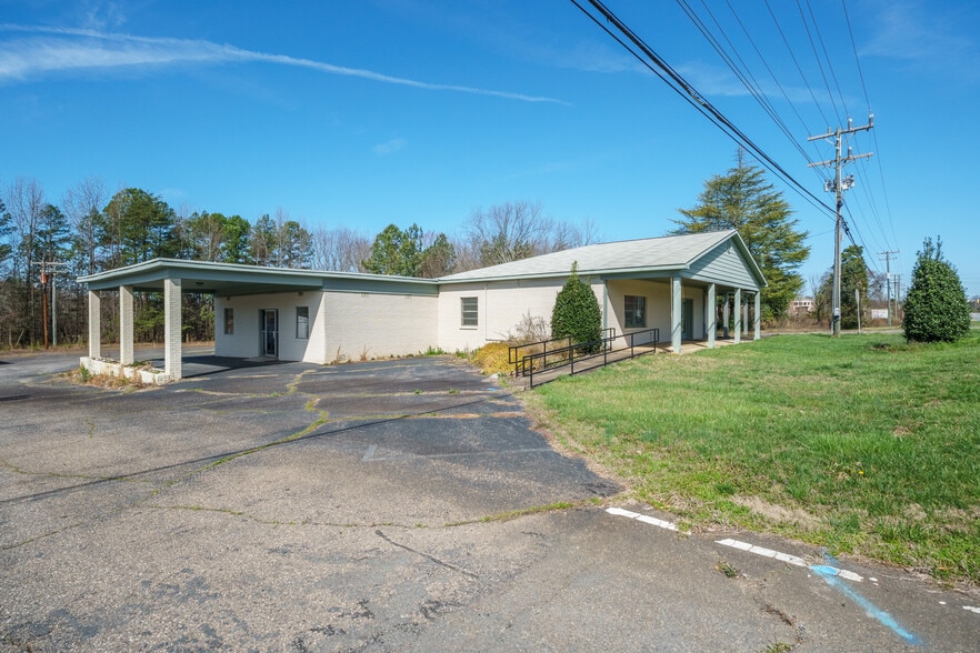 More Photos Of 16601 Old Statesville Rd, Huntersville Storefront Retail Office For Sale