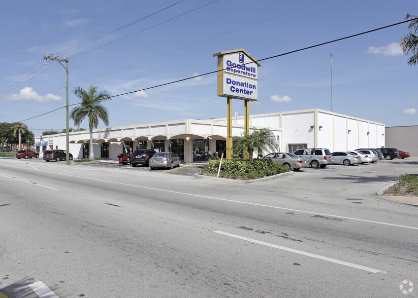Primary Photo Of 3149 W Hallandale Beach Blvd, Hallandale Warehouse For Lease