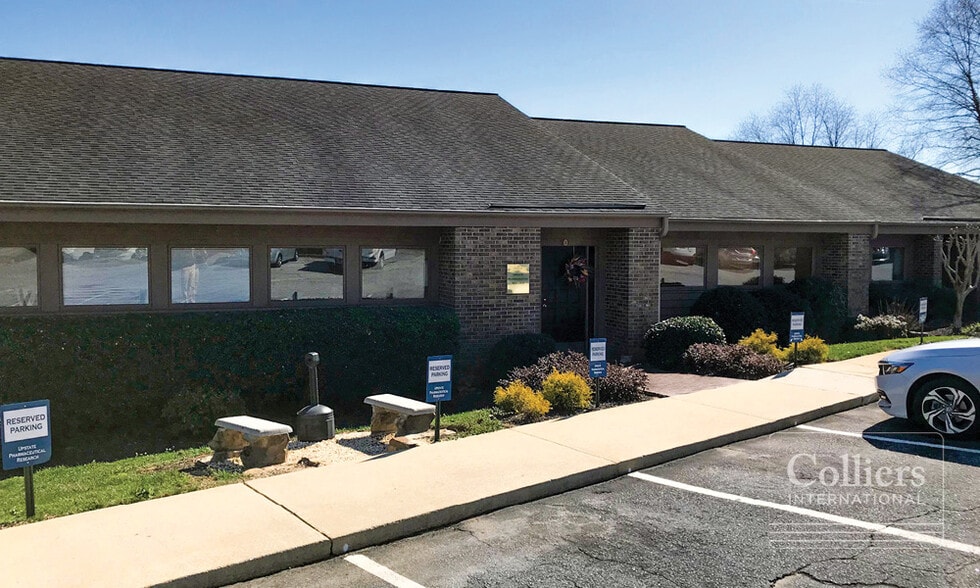 More Photos Of 30 Pointe Cir, Greenville Medical For Lease