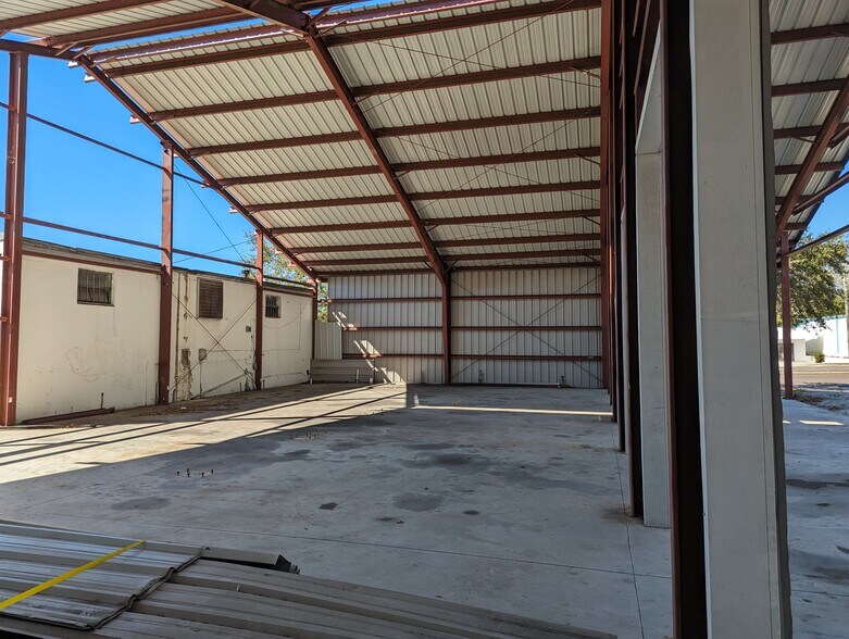 More Photos Of 715 Main St, Dunedin Auto Repair For Lease