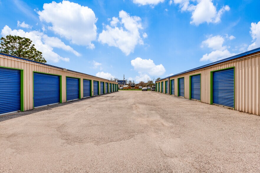 More Photos Of 2515 E Bayshore Dr, San Leon Self Storage For Sale