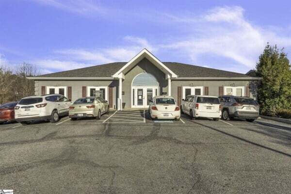 Primary Photo Of 812 W Wade Hampton Blvd, Greer Office Residential For Lease
