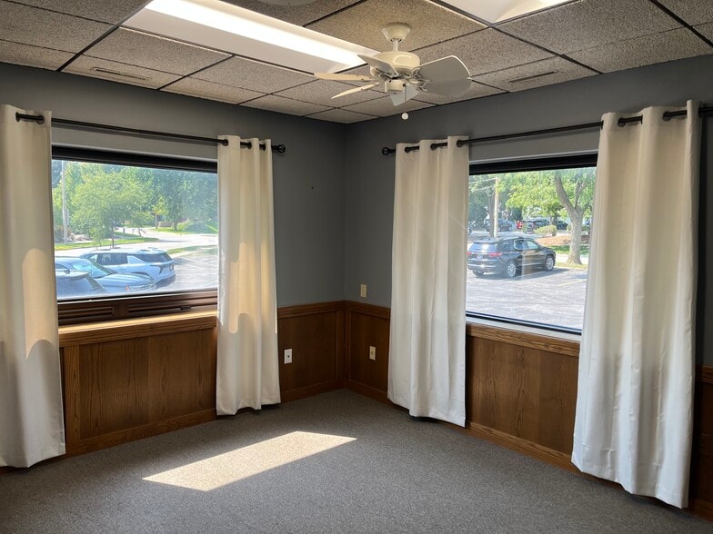More Photos Of 414 Northwestern Ave, Ames Office For Sale