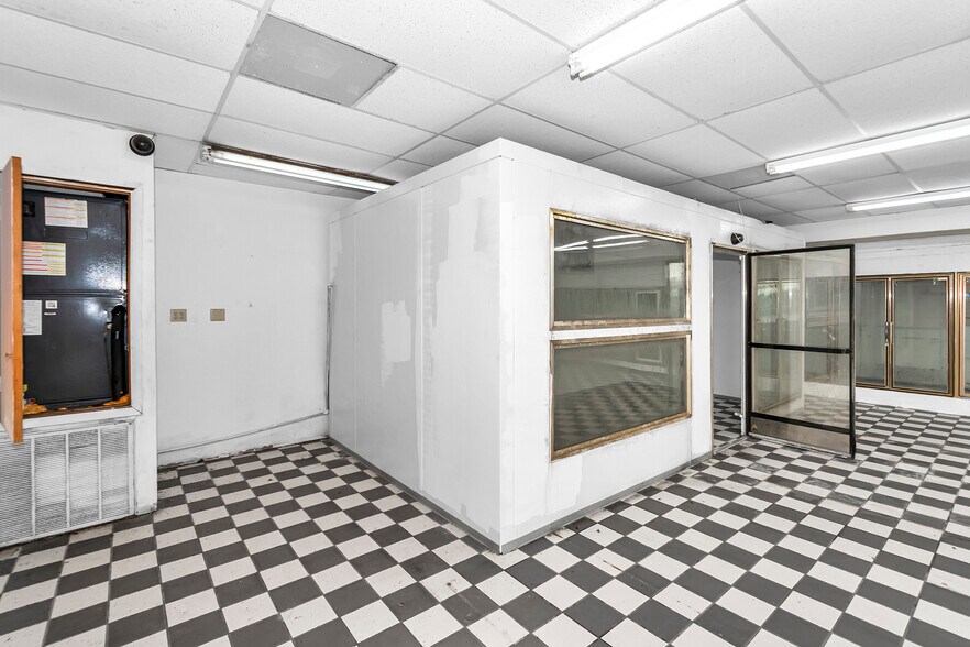 More Photos Of 1220 S Washington Ave, Titusville Convenience Store For Sale