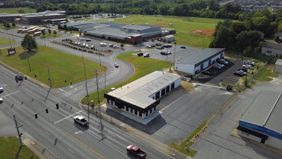 Primary Photo Of 2533 Russellville Rd, Bowling Green Showroom For Lease
