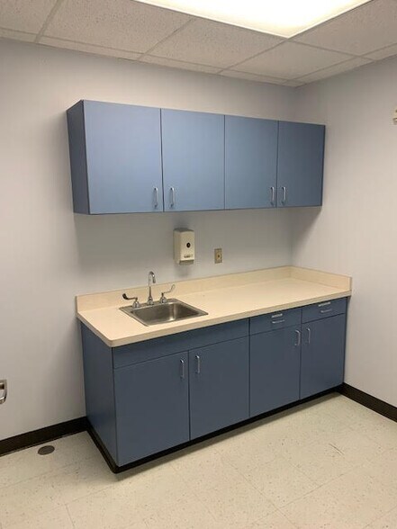 More Photos Of 1303 N Mound St, Nacogdoches Medical For Lease