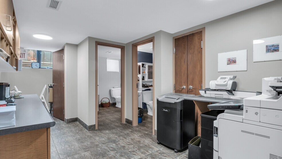 More Photos Of 484 Pelissier St, Windsor Office For Lease