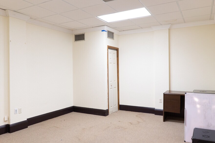 More Photos Of 131 E New York Ave, Deland Medical For Lease