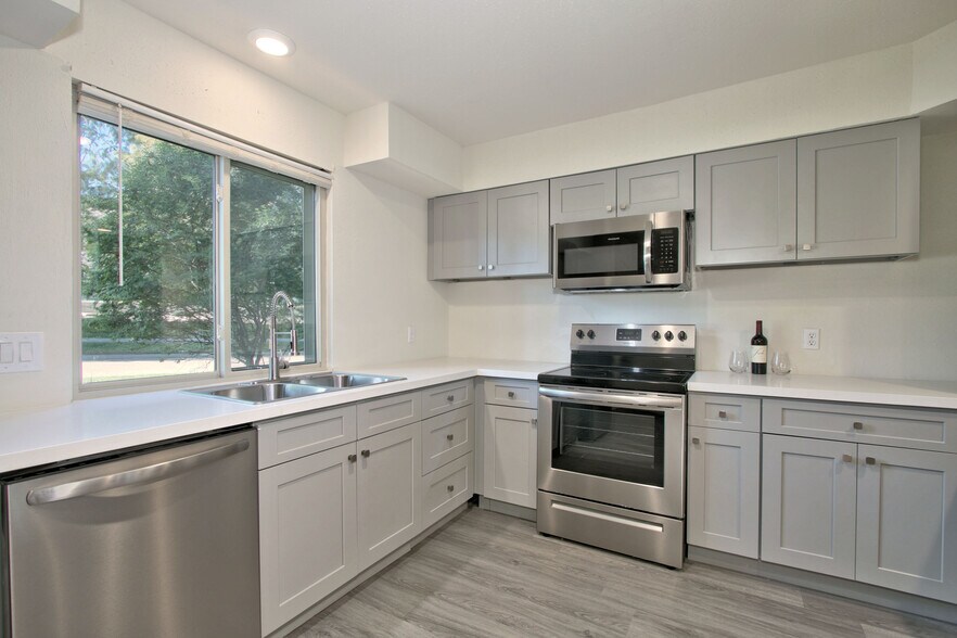 More Photos Of 12455 Melville Dr, Montgomery Apartments For Sale