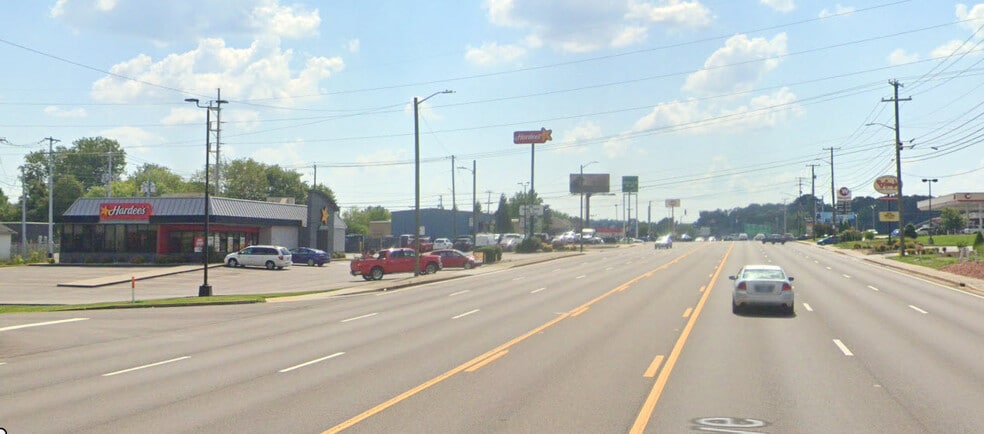 More Photos Of 3600-3606 Western Ave, Knoxville Freestanding For Sale