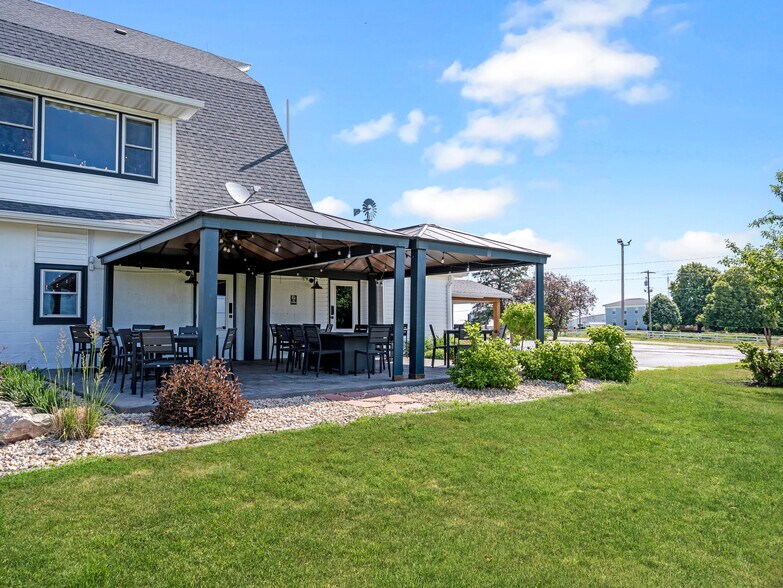 More Photos Of 2973 N Il Route 71, Ottawa Restaurant For Sale
