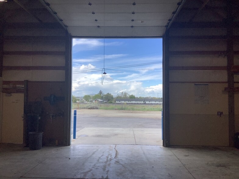 More Photos Of 1006 W Bruneau Ave, Kennewick Warehouse For Lease