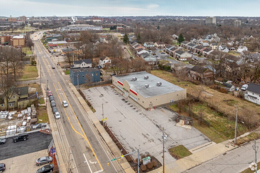 More Photos Of 580 Vernon Odom Blvd, Akron Freestanding For Lease