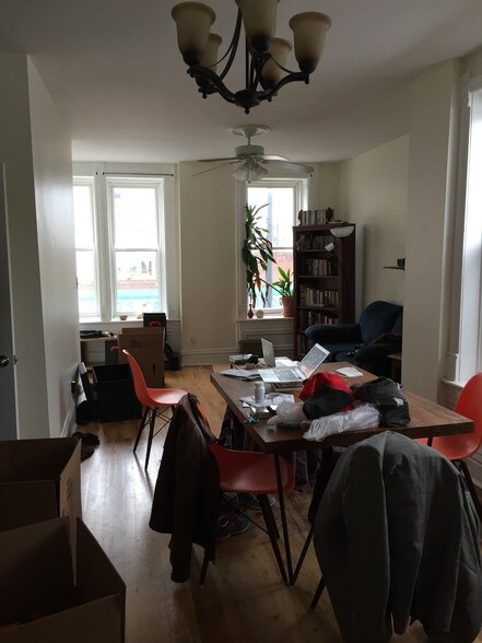 More Photos Of 1719 W 18th St, Chicago Storefront Retail Residential For Lease