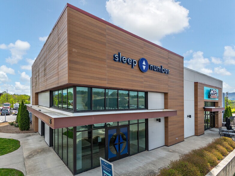 More Photos Of 15-40 Peaks Center Ln, Asheville General Retail For Sale