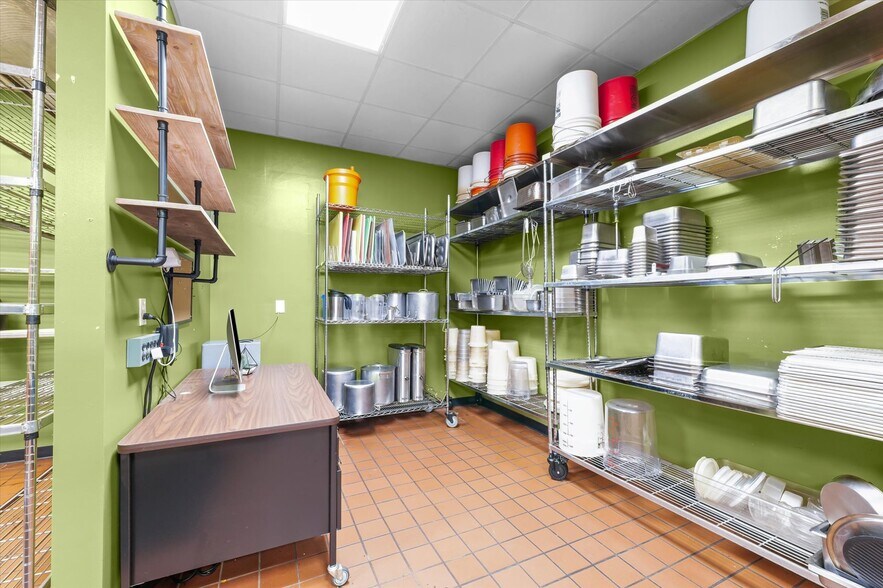 More Photos Of 201 N Broadway Ave, Urbana Restaurant For Sale