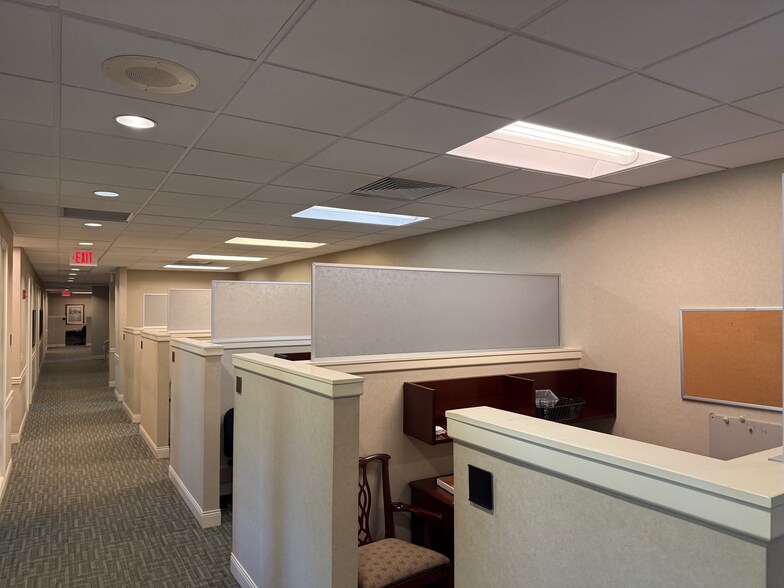 More Photos Of 6702 Pointe Inverness Way, Fort Wayne Office For Sale