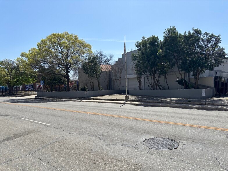 More Photos Of 1116 E Houston St, San Antonio Unknown For Lease