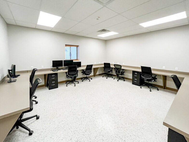 More Photos Of 906 S Highway 285, Pecos Warehouse For Sale