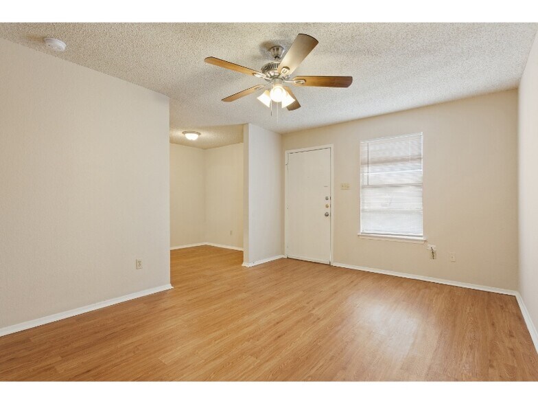 More Photos Of 5506 Kingman St, Waco Apartments For Sale