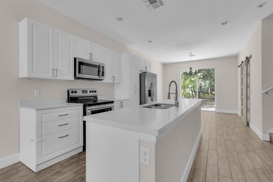 More Photos Of 4432-4444 Summer Flowers Pl, Kissimmee Apartments For Sale