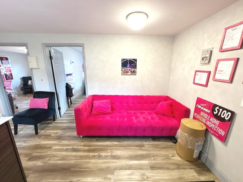 More Photos Of 1916 Jordan Ln NW, Huntsville Freestanding For Sale