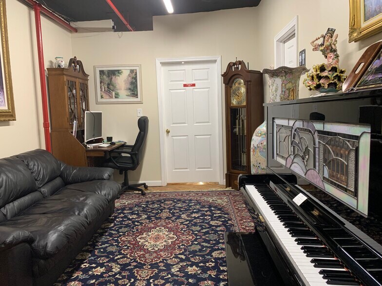 More Photos Of 22 Laurel St, Leominster Warehouse For Sale