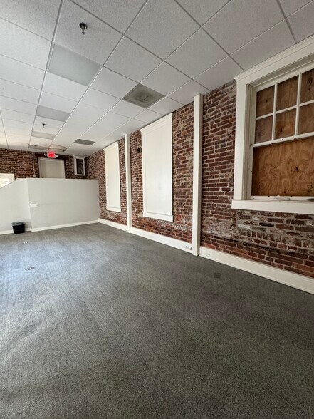 More Photos Of 117-121 N State St, Jackson Loft Creative Space For Lease