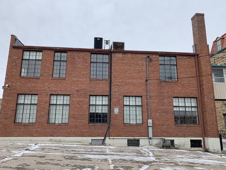 More Photos Of 612 New Hampshire St, Lawrence Office For Lease