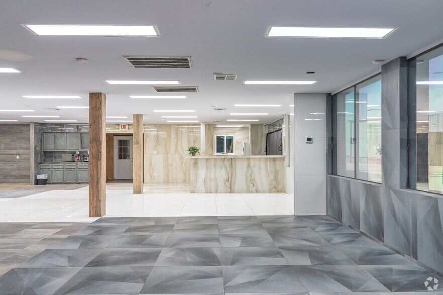 More Photos Of 130 Mitchell Rd, Houston Warehouse For Lease