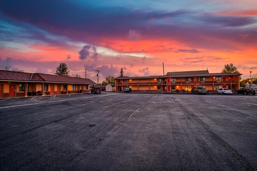 More Photos Of 260 W Main St, Vernal Hotel For Sale