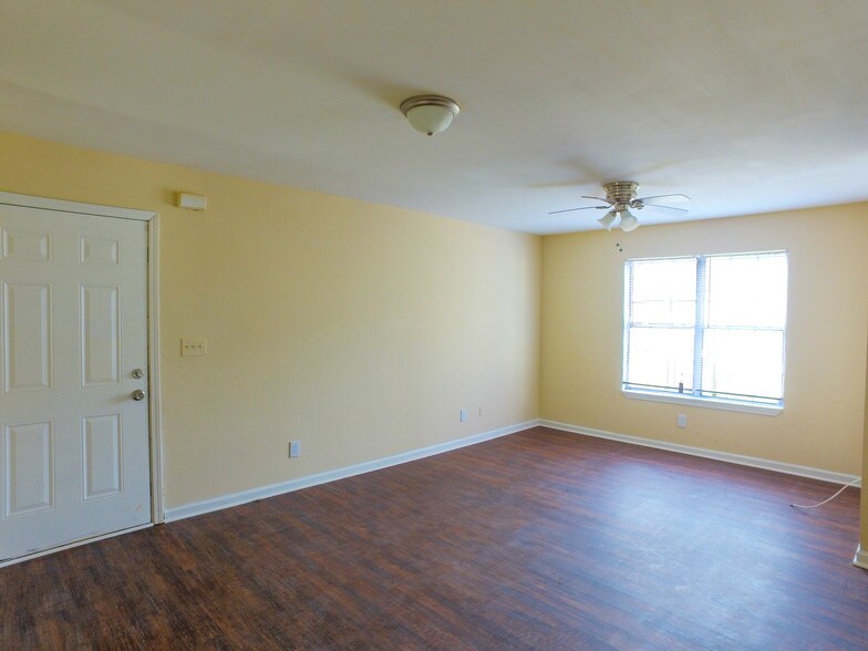 More Photos Of 8373 Thomas Rd, Jonesboro Apartments For Sale