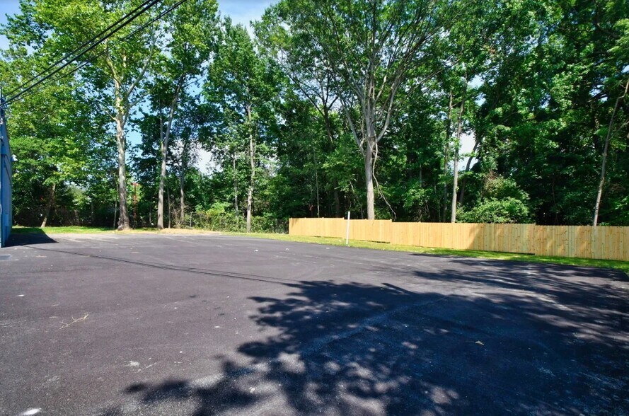 More Photos Of 1201 Eastern Blvd, Essex Storefront Retail Office For Lease