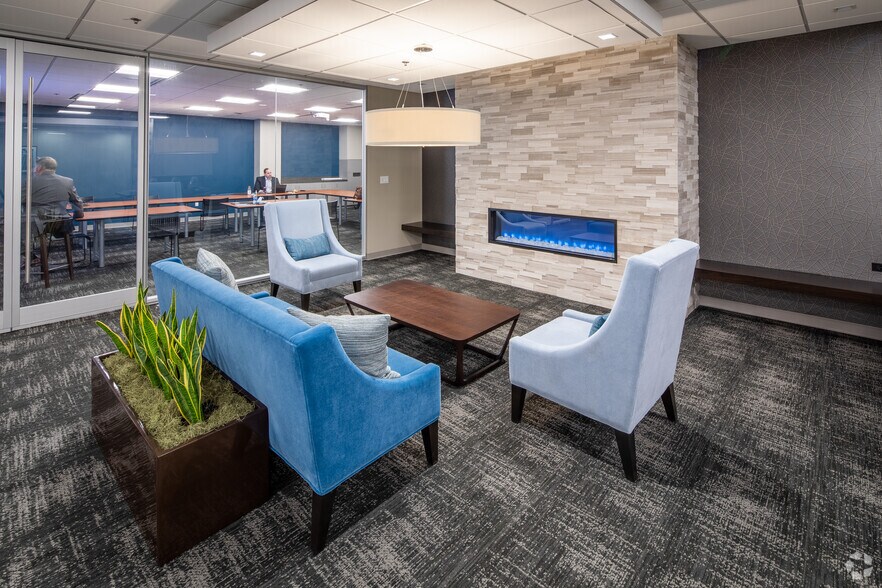 More Photos Of 14567 N Outer Forty, Chesterfield Office For Lease