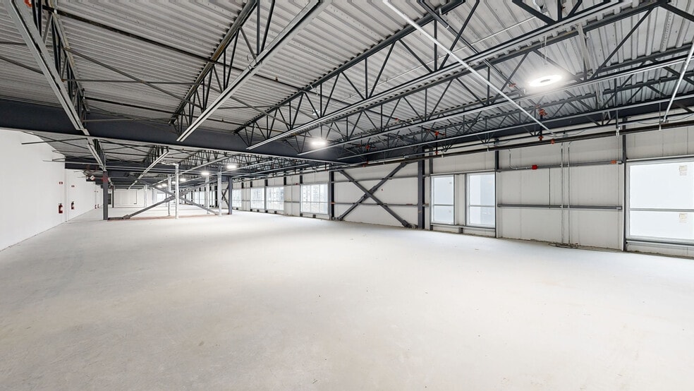 More Photos Of 160 Av D'ibéria, Candiac Industrial For Lease