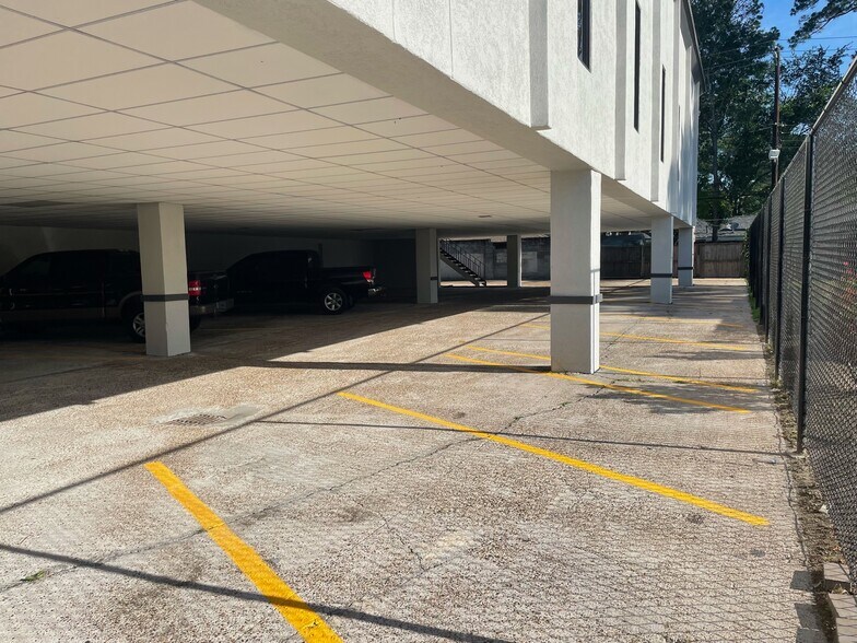 More Photos Of 10122 Long Point Rd, Houston Medical For Lease
