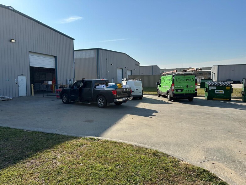 More Photos Of 8638 Fairbanks N Houston Rd, Houston Warehouse For Lease