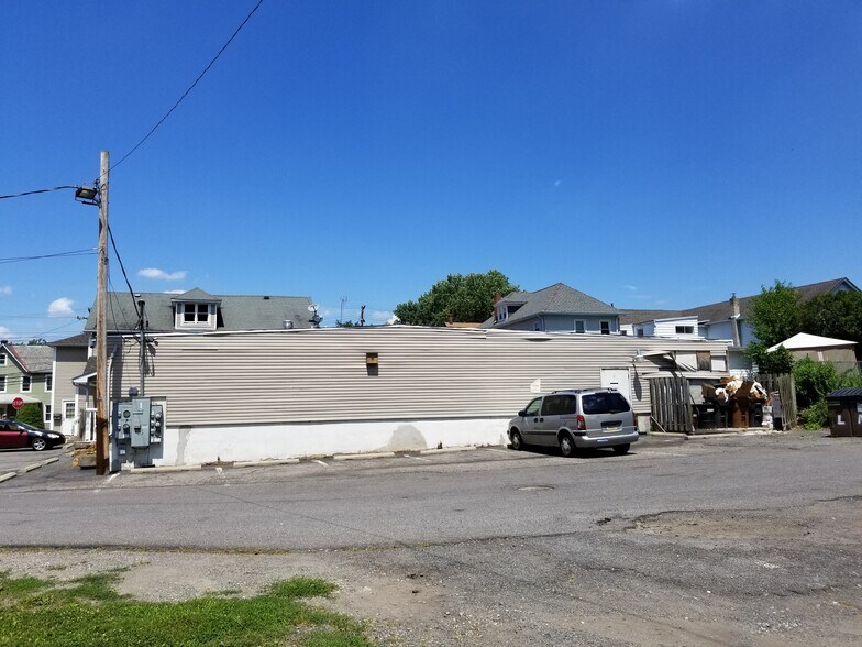More Photos Of 1402 S Main St, Phillipsburg Storefront Retail Residential For Lease
