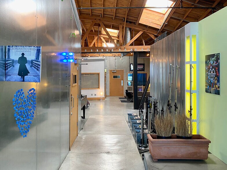 More Photos Of 449 S San Fernando Blvd, Burbank Loft Creative Space For Lease