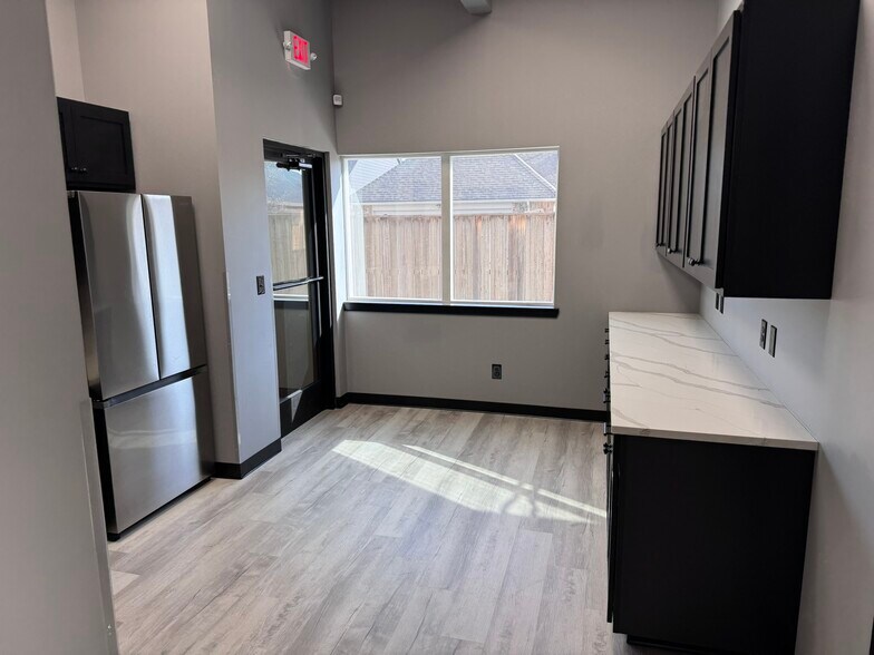 More Photos Of 3903 98th St, Lubbock Medical For Lease